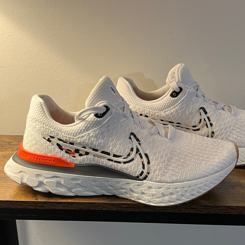 Nike Women’s Flyknit React White Cheetah 10.5